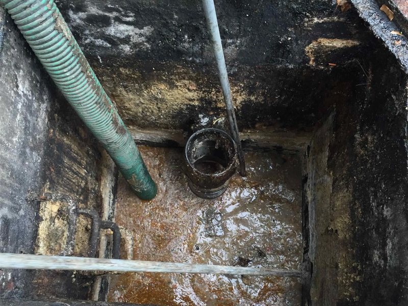 玄武门隔油池清理